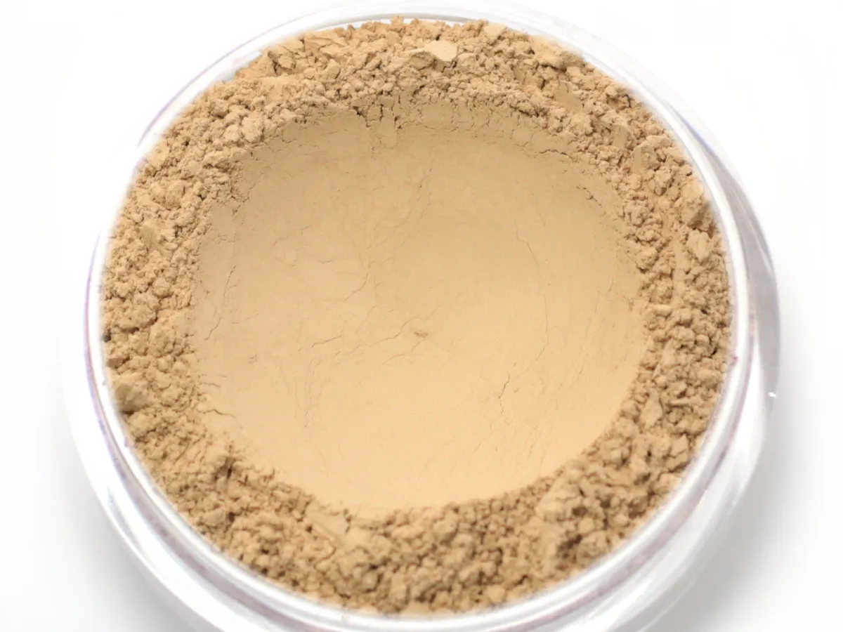 "Almond" - Mineral Wonder Powder Foundation